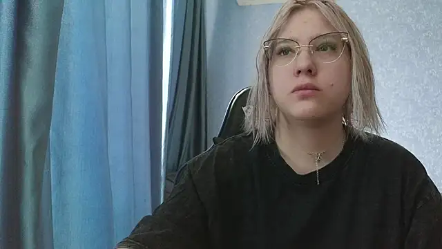 HotBrandyX online show from April 12, 2026, 4:27 am