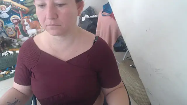 Yohis Kiut25 online show from November 17, 2025, 5:06 pm