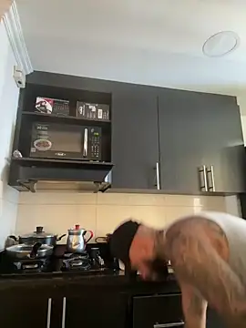 Snapshot of dereckgreen chatting on April 20, 2026, 7:04 pm dereckgreen online show from April 20, 2026, 7:04 pm