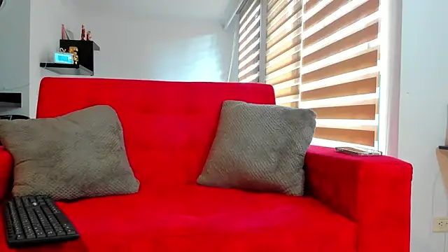 Snapshot of dereckgreen chatting on November 12, 2025, 1:59 pm dereckgreen online show from November 12, 2025, 1:59 pm