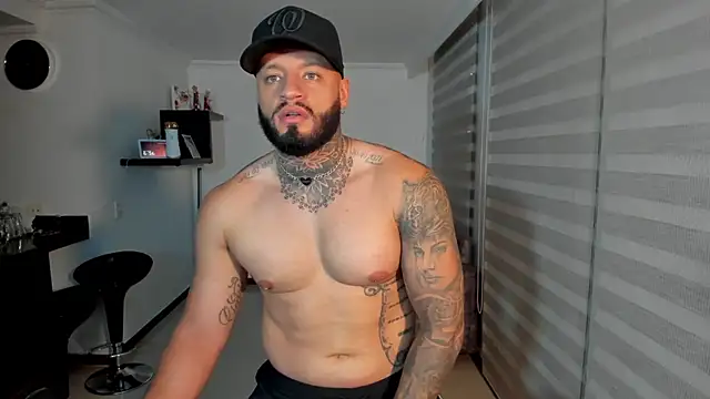 Snapshot of dereckgreen chatting on February 25, 2026, 11:37 pm dereckgreen online show from February 25, 2026, 11:37 pm