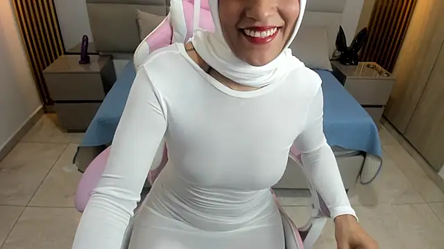 Snapshot of Zulema_hamdi chatting on February 26, 2025, 5:42 pm Zulema hamdi online show from February 26, 2025, 5:42 pm