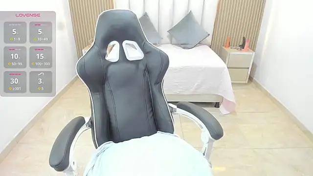 Snapshot of Zulema_hamdi chatting on February 24, 2026, 10:27 am Zulema hamdi online show from February 24, 2026, 10:27 am