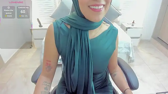 Snapshot of Zulema_hamdi chatting on November 6, 2025, 11:58 am Zulema hamdi online show from November 6, 2025, 11:58 am