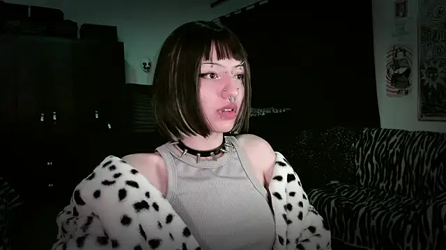 Snapshot of roxy_toxic chatting on May 15, 2026, 11:03 pm roxy toxic online show from May 15, 2026, 11:03 pm