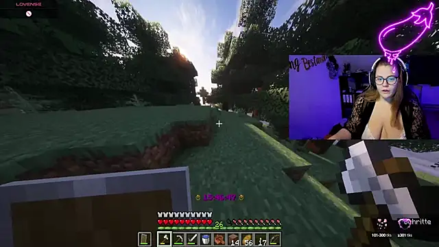 Snapshot of EveBaker04 chatting on October 6, 2025, 10:49 am EveBaker04 online show from October 6, 2025, 10:49 am