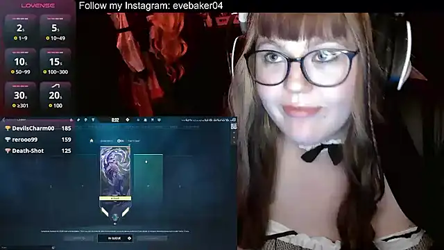 Snapshot of EveBaker04 chatting on March 14, 2025, 9:10 pm EveBaker04 online show from March 14, 2025, 9:10 pm