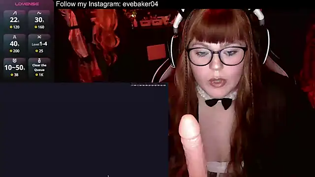 Snapshot of EveBaker04 chatting on March 14, 2025, 6:07 pm EveBaker04 online show from March 14, 2025, 6:07 pm