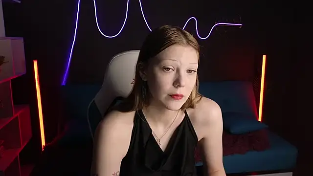 Snapshot of MiaWhisper chatting on January 24, 2025, 1:13 am MiaWhisper online show from January 24, 2025, 1:13 am