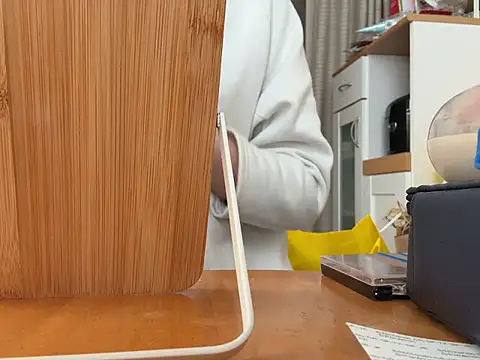 Snapshot of riri_riri_jp chatting on February 14, 2026, 4:56 am riri riri jp online show from February 14, 2026, 4:56 am