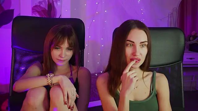 Snapshot of DakotaaJohnnson chatting on February 22, 2025, 12:18 pm DakotaaJohnnson online show from February 22, 2025, 12:18 pm