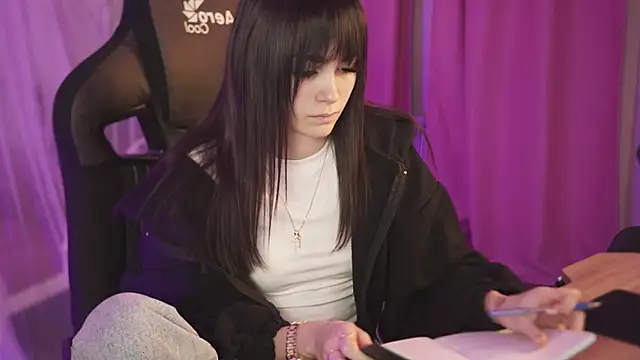 Snapshot of DakotaaJohnnson chatting on March 14, 2025, 8:21 am DakotaaJohnnson online show from March 14, 2025, 8:21 am