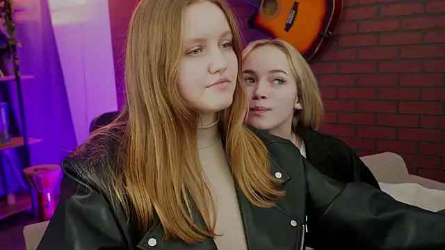 Snapshot of DakotaaJohnnson chatting on September 25, 2025, 12:55 pm DakotaaJohnnson online show from September 25, 2025, 12:55 pm