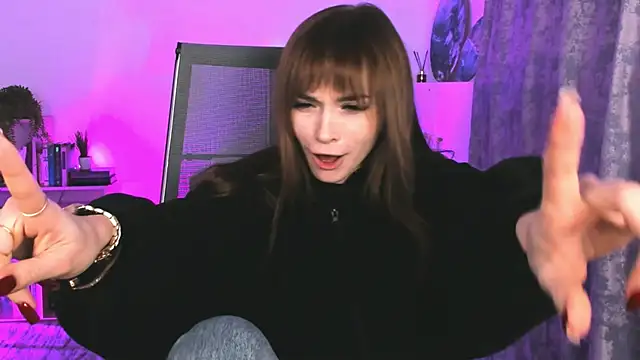 Snapshot of DakotaaJohnnson chatting on February 21, 2025, 5:42 pm DakotaaJohnnson online show from February 21, 2025, 5:42 pm