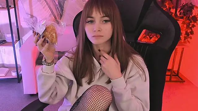 Snapshot of DakotaaJohnnson chatting on February 24, 2025, 8:58 pm DakotaaJohnnson online show from February 24, 2025, 8:58 pm