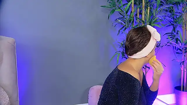 Snapshot of PatriciaSpice chatting on November 14, 2025, 5:33 am PatriciaSpice online show from November 14, 2025, 5:33 am