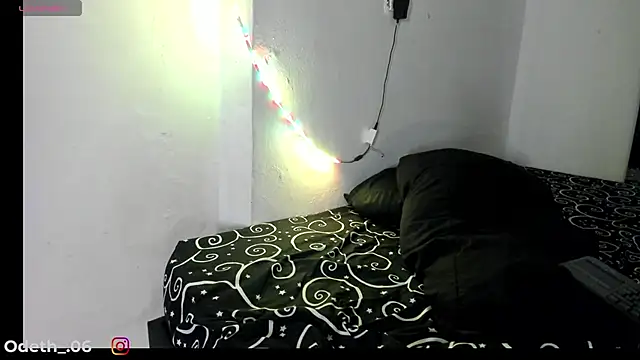 Snapshot of Odeth_ chatting on November 6, 2025, 4:27 am Odeth online show from November 6, 2025, 4:27 am