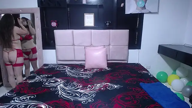 Snapshot of Kitten_Cam chatting on March 20, 2025, 8:19 pm Kitten Cam online show from March 20, 2025, 8:19 pm