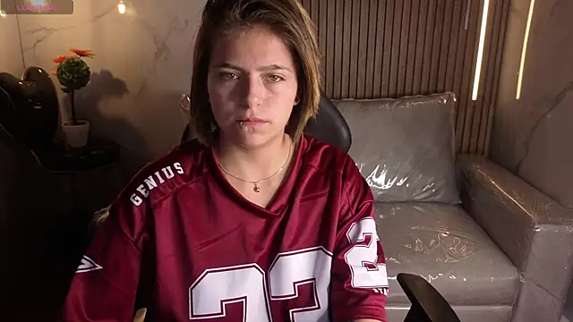 Kitten Cam online show from April 15, 2026, 12:21 pm