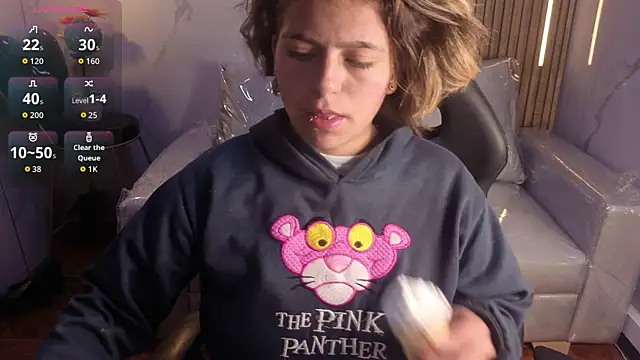 Kitten Cam online show from April 12, 2026, 4:32 pm