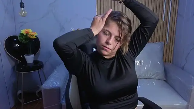 Snapshot of Kitten_Cam chatting on March 3, 2026, 2:40 am Kitten Cam online show from March 3, 2026, 2:40 am