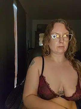 TattedMamaXOXO online show from April 7, 2026, 4:53 pm