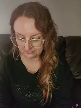 TattedMamaXOXO online show from December 3, 2025, 7:13 pm