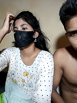 Hot couple 1 online show from October 20, 2025, 11:11 am