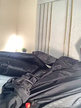 Snapshot of Liincostelloo chatting on December 3, 2025, 7:46 pm Liincostelloo online show from December 3, 2025, 7:46 pm