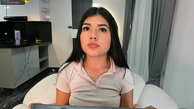 1lubonnie online show from February 26, 2025, 5:03 am