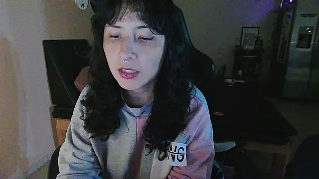 GinnyDelice online show from October 29, 2025, 3:27 am