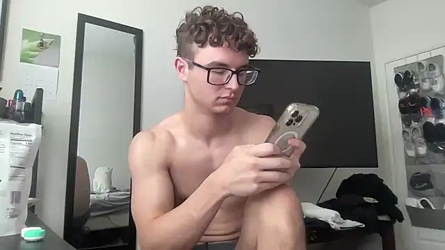 Snapshot of ryan_28747 chatting on November 13, 2025, 7:18 pm ryan 28747 online show from November 13, 2025, 7:18 pm