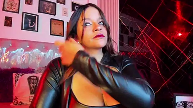 Snapshot of victoria__floyd chatting on July 3, 2026, 10:38 pm victoria floyd online show from July 3, 2026, 10:38 pm