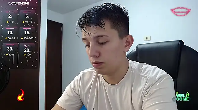 Snapshot of Alan_red chatting on March 3, 2025, 3:16 am Alan red online show from March 3, 2025, 3:16 am