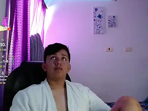 Snapshot of Alan_red chatting on November 14, 2025, 3:26 pm Alan red online show from November 14, 2025, 3:26 pm