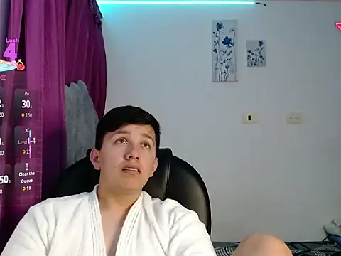 Snapshot of Alan_red chatting on October 30, 2025, 12:31 am Alan red online show from October 30, 2025, 12:31 am