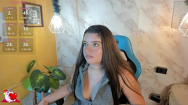 Snapshot of Lia_little18 chatting on May 1, 2026, 8:03 pm Lia little18 online show from May 1, 2026, 8:03 pm