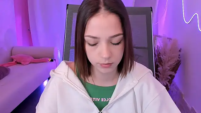 PamBeesly online show from December 15, 2025, 8:53 am