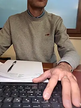 Snapshot of AvvocatoPorco chatting on October 7, 2025, 9:21 am AvvocatoPorco online show from October 7, 2025, 9:21 am