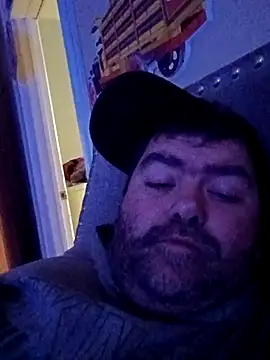 Rcraigue4 online show from November 4, 2025, 9:13 am