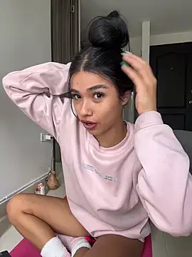 Snapshot of Bella_Smiith_ chatting on December 22, 2025, 4:07 pm Bella Smiith online show from December 22, 2025, 4:07 pm
