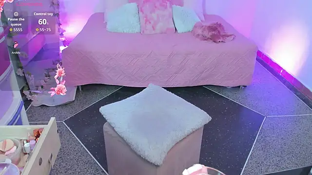 ScarlettDreamss7 online show from December 15, 2025, 7:09 pm