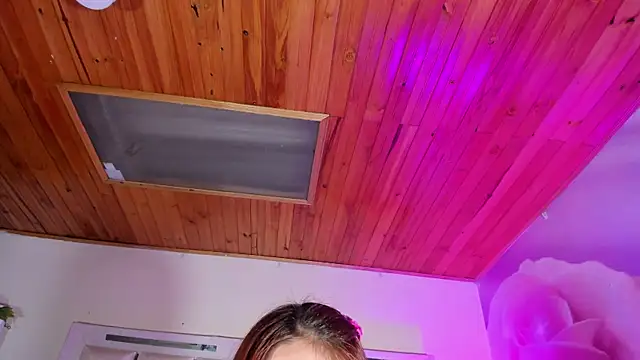 Snapshot of emili_clark chatting on October 30, 2025, 5:06 am emili clark online show from October 30, 2025, 5:06 am