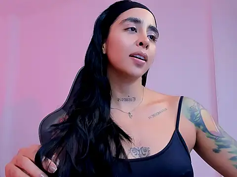 sophierooy22 online show from November 26, 2025, 11:49 pm