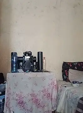 Snapshot of T9nybh3ksta66 chatting on October 13, 2025, 12:29 pm T9nybh3ksta66 online show from October 13, 2025, 12:29 pm