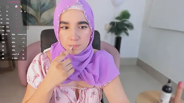 Ayha khalaf online show from October 6, 2025, 1:07 am