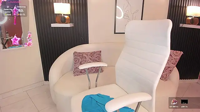 Ayha khalaf online show from March 18, 2025, 7:12 am