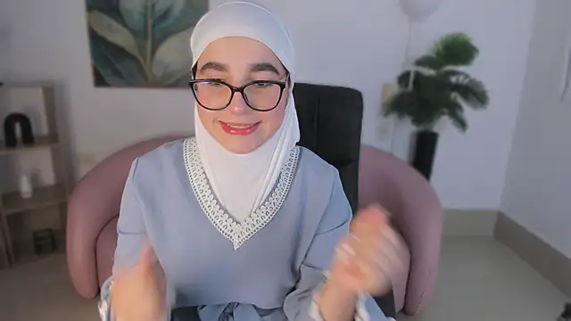 Ayha khalaf online show from September 23, 2025, 1:45 am