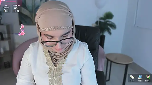 Ayha khalaf online show from September 21, 2025, 1:33 am