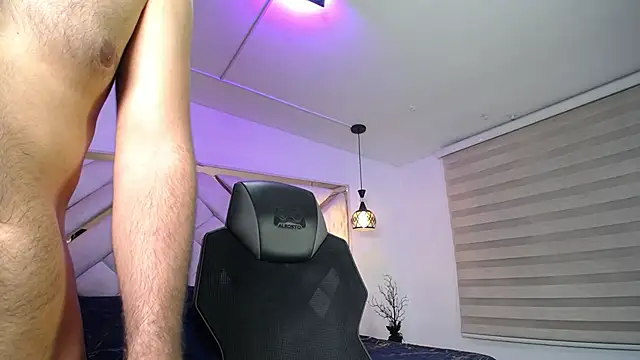 luxurycoupl online show from November 7, 2025, 3:55 am